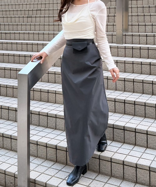 Nulli(ヌリ)の「スリットドレープスカート(スカート・レディース・ダークグレー/ブラック・FREE)」の6枚目の写真
