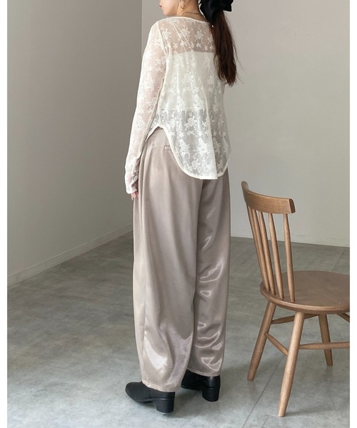 She's Closet(シーズクローゼット)の「オーバーサイズ 長袖 花柄シアーレーストップス ロングTシャツ(Tシャツ/カットソー・レディース・アイボリー/ブラック・FREE)」の14枚目の写真
