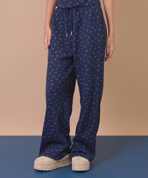 anap mimpi(アナップミンピ)の「花柄ワッフルイージーロングパンツ(その他パンツ・レディース・ネイビー/グレー・F)」の2枚目の写真
