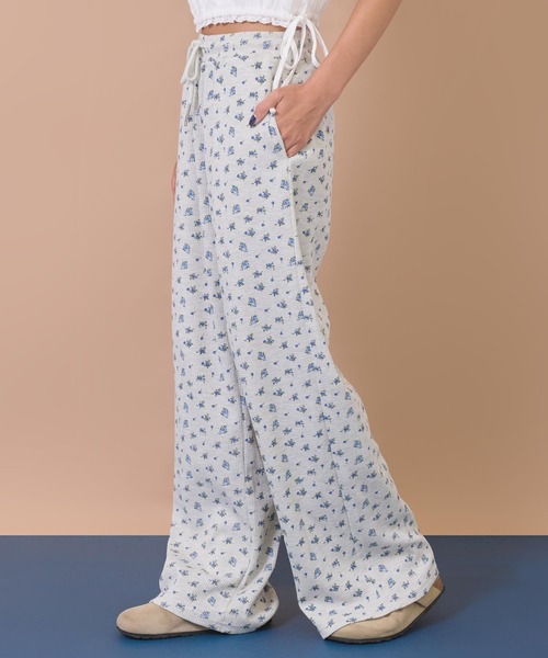 anap mimpi(アナップミンピ)の「花柄ワッフルイージーロングパンツ(その他パンツ・レディース・ネイビー/グレー・F)」の5枚目の写真
