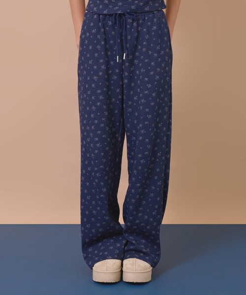 anap mimpi(アナップミンピ)の「花柄ワッフルイージーロングパンツ(その他パンツ・レディース・ネイビー/グレー・F)」の12枚目の写真