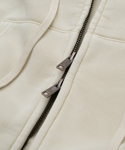NEW YORK BURST(ニューヨークバースト)の「OG PIGMENT CROPPED ZIP HOODIE(パーカー・レディース・アイボリー/ブラック・FREE)」の8枚目の写真
