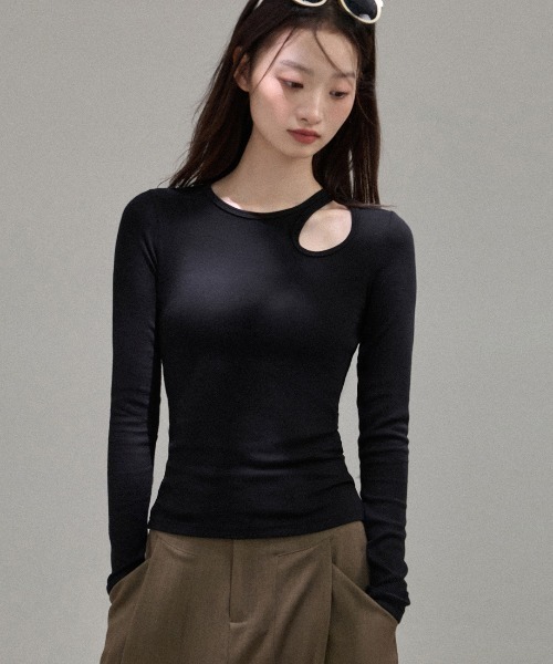 Bifrost(ビフレスト)の「おしゃれカットワークトップスカットソー(Tシャツ/カットソー・レディース・グレー/ホワイト/ブラック・FREE)」の2枚目の写真
