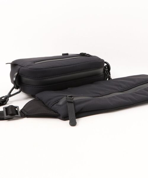 MAKAVELIC(マキャベリック)の「【RES】【MAKAVELIC】【Core 2way Shoulder Bag】(ボディバッグ/ウエストポーチ・メンズ・カーキ・ONESIZE)」の2枚目の写真