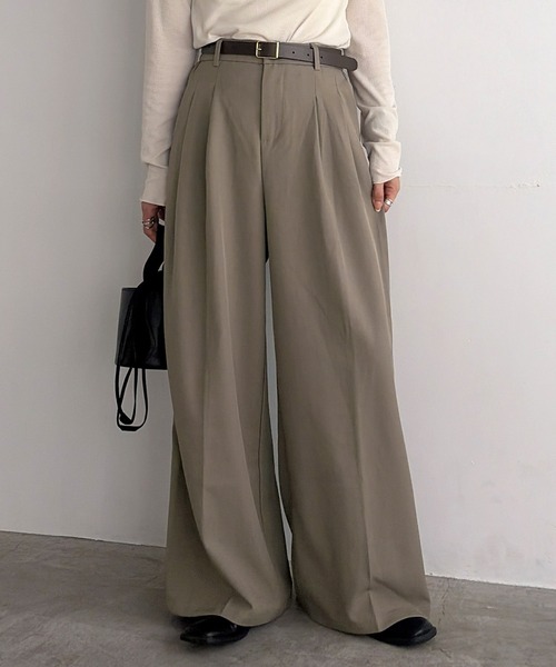 ISOOK(アイスー)の「タックワイドスラックス(chiica select) / バギーパンツ トラウザーズ ロング フルレングス オフィスカジュアル(スラックス・レディース・ブラック/ライトブラウン・FREE)」の2枚目の写真