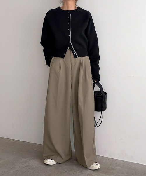 ISOOK(アイスー)の「タックワイドスラックス(chiica select) / バギーパンツ トラウザーズ ロング フルレングス オフィスカジュアル(スラックス・レディース・ブラック/ライトブラウン・FREE)」の6枚目の写真