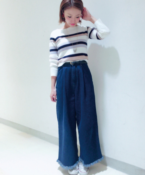 mysty woman（ミスティウーマン）の「10ozデニム裾フリンジワイドパンツ（デニムパンツ・レディース・インディゴブルー/ブルー・FREE）」の2枚目の写真