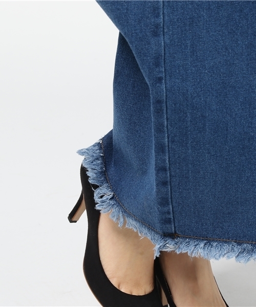 mysty woman（ミスティウーマン）の「10ozデニム裾フリンジワイドパンツ（デニムパンツ・レディース・インディゴブルー/ブルー・FREE）」の9枚目の写真
