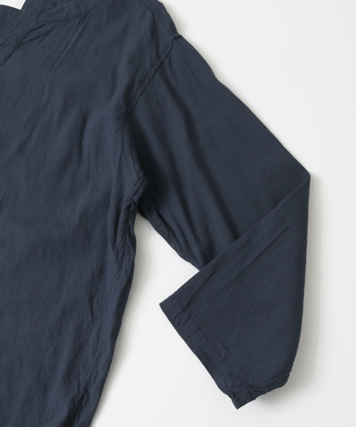 URBAN RESEARCH DOORS MENS（アーバンリサーチ ドアーズ メンズ）の「DOORS ストレッチリネンスキッパーシャツ（シャツ/ブラウス・メンズ・ネイビー/グレイッシュベージュ/オフホワイト・38/40）」の7枚目の写真