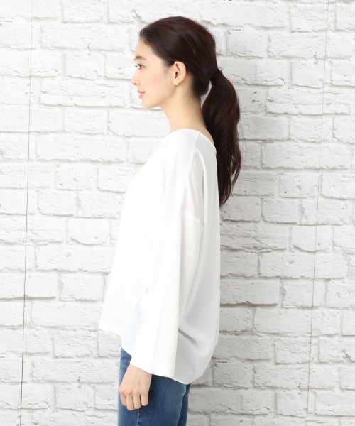 LEPSIM（レプシィム）の「バックフハクタックVネックプルオーバー　741751（Tシャツ/カットソー・レディース・ブラック/グレイッシュベージュ/イエロー/オフホワイト・FREE）」の13枚目の写真