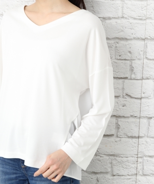 LEPSIM（レプシィム）の「バックフハクタックVネックプルオーバー　741751（Tシャツ/カットソー・レディース・ブラック/グレイッシュベージュ/イエロー/オフホワイト・FREE）」の16枚目の写真