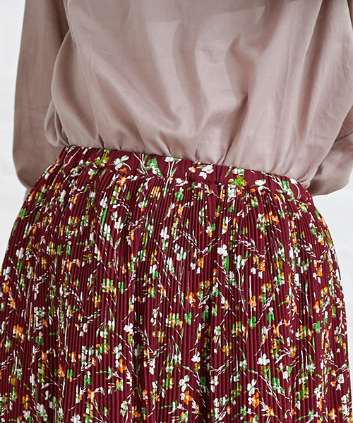 N.（N. Natural Beauty Basic）（エヌエヌナチュラルビューティーベーシック）の「◆消しプリーツフラワープリントスカート（スカート・レディース・ボルドー/ブラック・MEDIUM）」の8枚目の写真