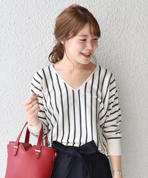 SHIPS（シップス）の「ウールシルクドルマン　ストライプ◇（Tシャツ/カットソー・レディース・オフホワイト/ベージュ/パープル・ONE SIZE）」の2枚目の写真