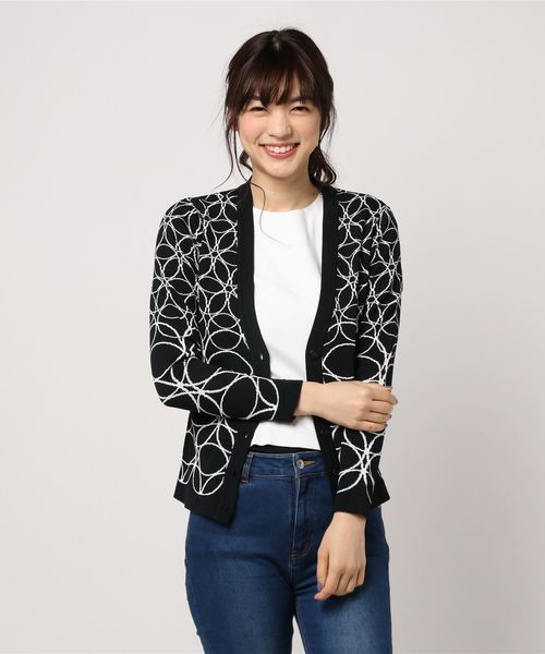 NARACAMICIE(ナラカミーチェ)の「サークルキカ柄ジャカードVカーディガン(カーディガン/ボレロ・レディース・ホワイト/ブラック・MEDIUM/LARGE)」の6枚目の写真