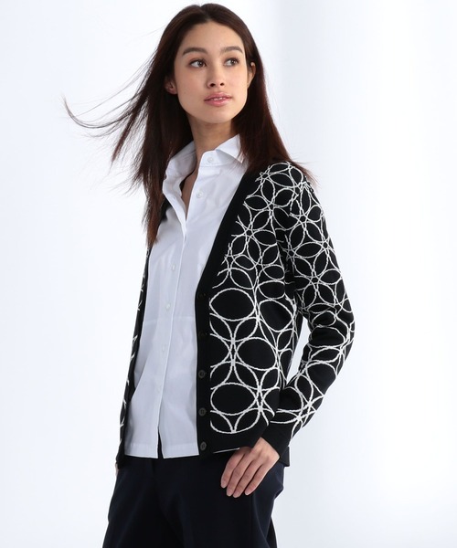 NARACAMICIE(ナラカミーチェ)の「サークルキカ柄ジャカードVカーディガン(カーディガン/ボレロ・レディース・ホワイト/ブラック・MEDIUM/LARGE)」の11枚目の写真