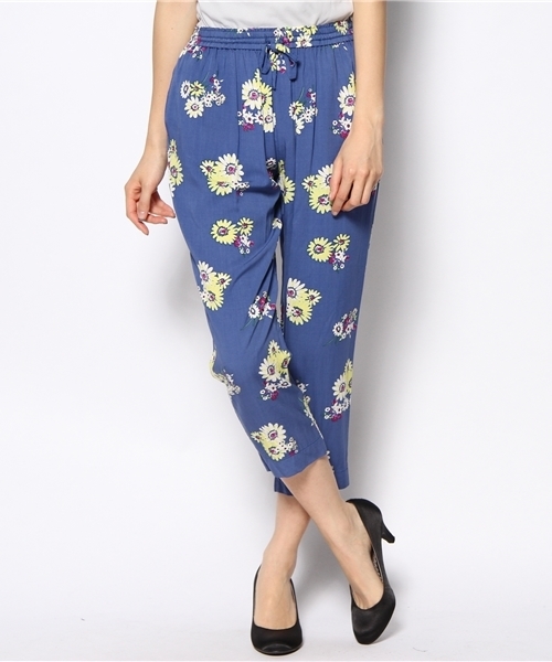 JOURNAL STANDARD relume(ジャーナルスタンダード レリューム)の「フラワープリント ギャザーパンツ#(その他パンツ・レディース・ネイビー/イエロー・38/36/40)」の11枚目の写真