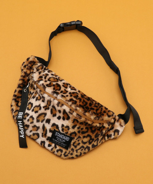 OLIVE des OLIVE（オリーブデオリーブ）の「[再入荷決定!] ファーボディバッグ（ボディバッグ/ウエストポーチ・レディース・オフホワイト/ピンク/グレー/その他・FREE）」の15枚目の写真