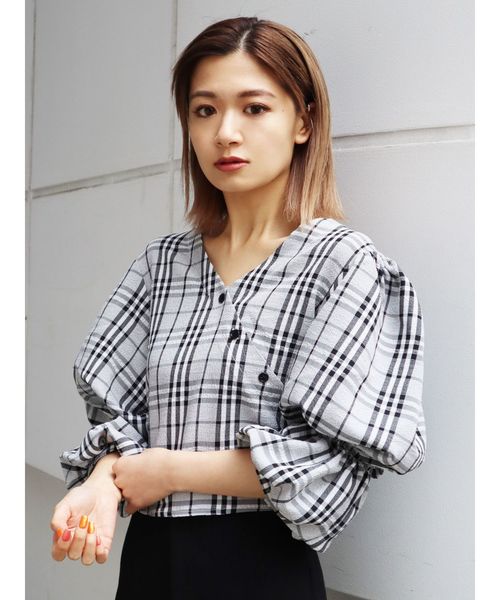 EMODA（エモダ）の「バルキースリーブシャツトップ（シャツ/ブラウス・レディース・ブラック/その他/ホワイト・FREE）」の3枚目の写真