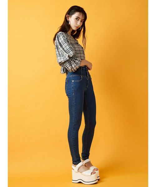 EMODA（エモダ）の「バルキースリーブシャツトップ（シャツ/ブラウス・レディース・ブラック/その他/ホワイト・FREE）」の9枚目の写真