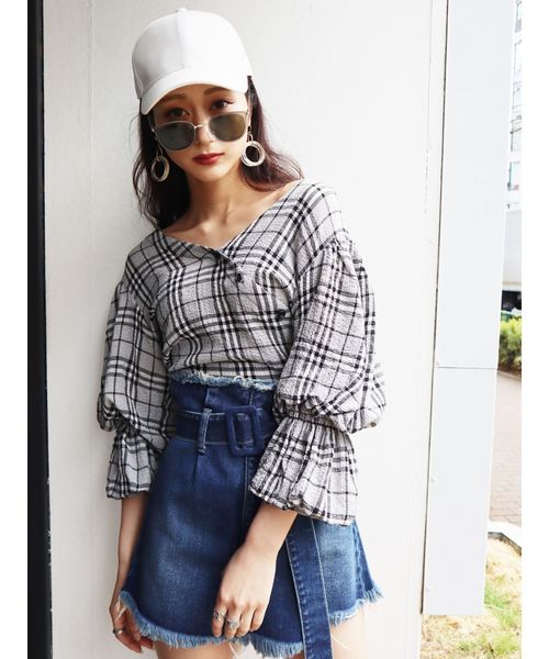 EMODA（エモダ）の「バルキースリーブシャツトップ（シャツ/ブラウス・レディース・ブラック/その他/ホワイト・FREE）」の15枚目の写真