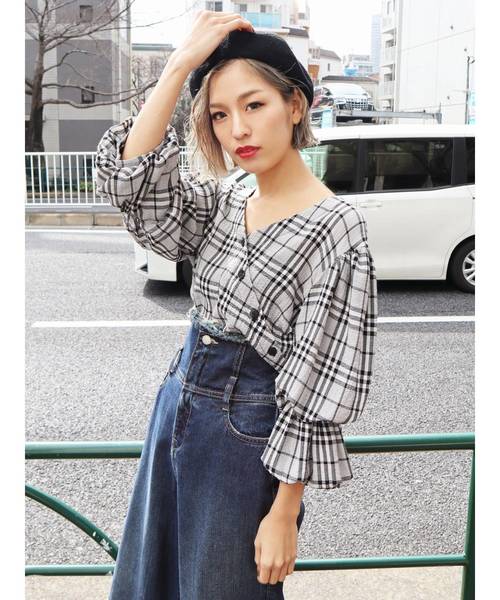 EMODA（エモダ）の「バルキースリーブシャツトップ（シャツ/ブラウス・レディース・ブラック/その他/ホワイト・FREE）」の17枚目の写真