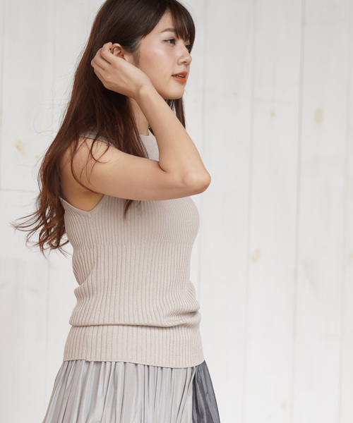 rps(アールピーエス)の「ノースリーブリブニットプルオーバー(タンクトップ・レディース・ブラック/オフホワイト/グリーン/ラベンダー/グレイッシュベージュ・M)」の13枚目の写真