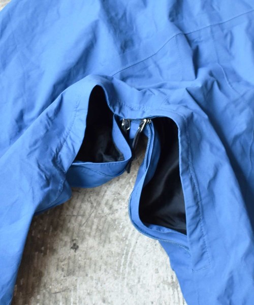 THE NORTH FACE（ザノースフェイス）の「【ヴィンテージ古着】THE NORTH FACE/ザ ノースフェイス "HyVENT" フード付きナイロンジャケット（ナイロンジャケット・メンズ・ブルー・MEDIUM）」の5枚目の写真
