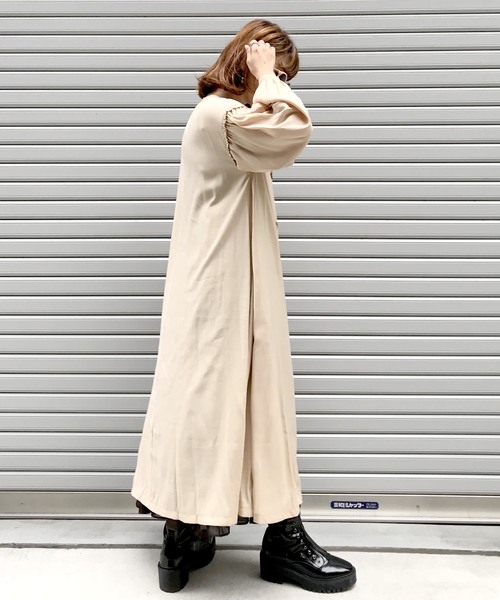 archives(アルシーヴ)の「2way袖ギャザーワンピース(ワンピース・レディース・ブラック/ベージュ/ピンク・MEDIUM)」の14枚目の写真