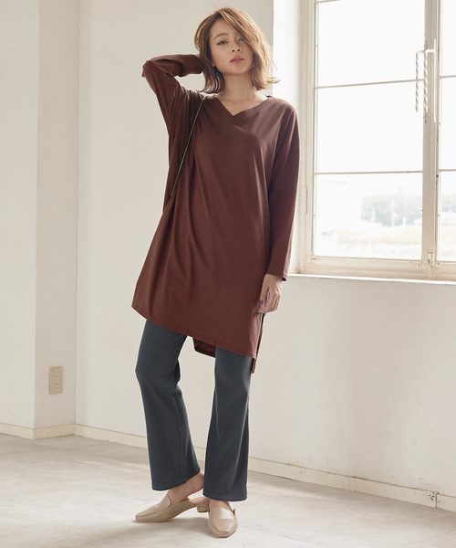 KOBE LETTUCE(コウベレタス)の「VネックスリットドルマンチュニックロングTシャツ(Tシャツ/カットソー・レディース・ブラック/モカ/ボルドー/グリーン/オレンジ/ブラウン/グレー・M/L)」の17枚目の写真