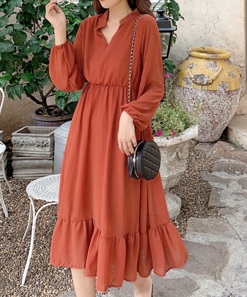 Grandeir(グランディール)の「シアースリーブ Vネック ミモレ丈 ワンピース(ワンピース・レディース・ブラック/ベージュ/オレンジ・M)」の3枚目の写真