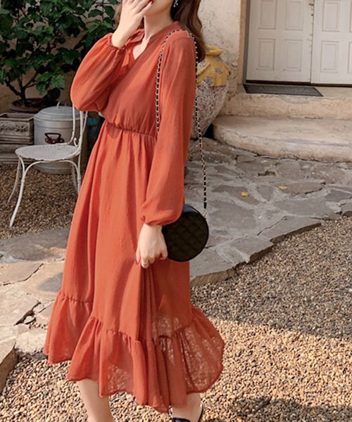 Grandeir(グランディール)の「シアースリーブ Vネック ミモレ丈 ワンピース(ワンピース・レディース・ブラック/ベージュ/オレンジ・M)」の16枚目の写真