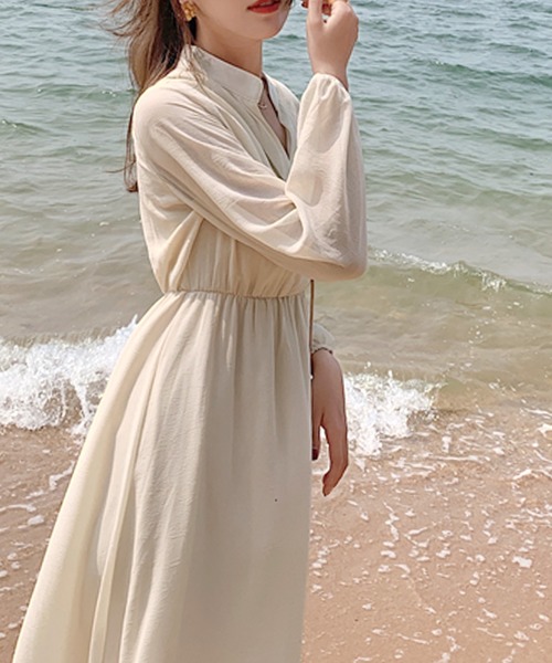 Grandeir(グランディール)の「シアースリーブ Vネック ミモレ丈 ワンピース(ワンピース・レディース・ブラック/ベージュ/オレンジ・M)」の18枚目の写真