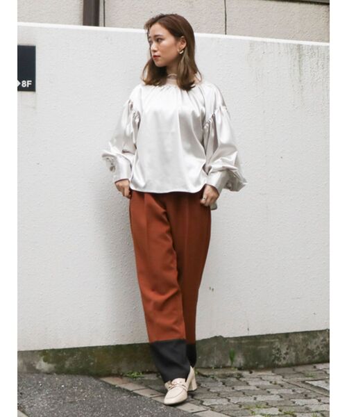 dazzlin（ダズリン）の「ヘムバイカラーストレートパンツ（その他パンツ・レディース・オフホワイト/ブラウン/ベージュ・SMALL/MEDIUM）」の5枚目の写真