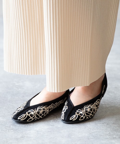 menue（メヌエ）の「チャイナシューズ／台湾シューズ（バレエシューズ・レディース・ブラック/グレー/ライトグリーン/ライトブラウン/ブラウン/ブラック系その他/ホワイト/ピンク・22.5cm/23.5cm/24.5cm/23.0cm/24.0cm/25.0cm）」の15枚目の写真