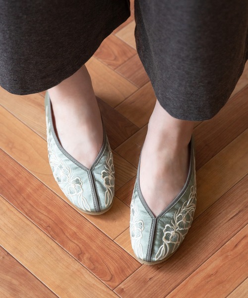 menue（メヌエ）の「チャイナシューズ／台湾シューズ（バレエシューズ・レディース・ブラック/グレー/ライトグリーン/ライトブラウン/ブラウン/ブラック系その他/ホワイト/ピンク・22.5cm/23.5cm/24.5cm/23.0cm/24.0cm/25.0cm）」の14枚目の写真