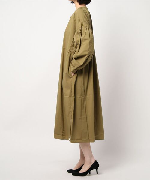 PUAL CE CIN（ピュアルセシン）の「Ｖネックワンピース（ワンピース・レディース・カーキ/グリーン/グレイッシュベージュ/ブラック・FREE）」の6枚目の写真