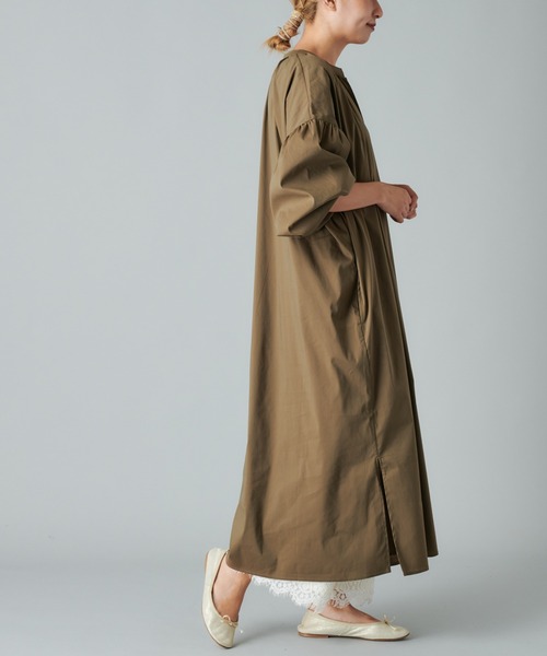 PUAL CE CIN（ピュアルセシン）の「Ｖネックワンピース（ワンピース・レディース・カーキ/グリーン/グレイッシュベージュ/ブラック・FREE）」の11枚目の写真