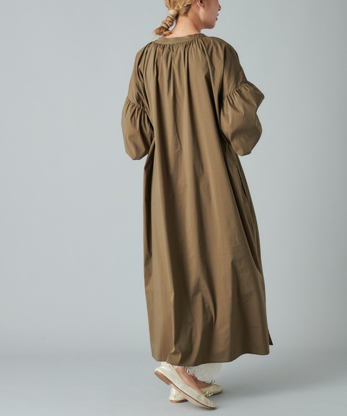 PUAL CE CIN（ピュアルセシン）の「Ｖネックワンピース（ワンピース・レディース・カーキ/グリーン/グレイッシュベージュ/ブラック・FREE）」の12枚目の写真