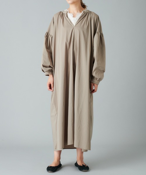 PUAL CE CIN（ピュアルセシン）の「Ｖネックワンピース（ワンピース・レディース・カーキ/グリーン/グレイッシュベージュ/ブラック・FREE）」の17枚目の写真