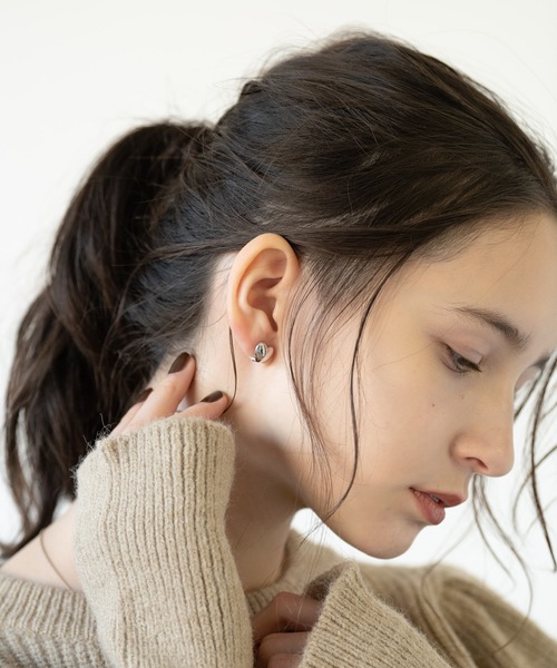 flowriri（フロウリリ）の「flowriri petit heart pierce（ピアス（両耳用）・レディース・シルバー/ゴールド・FREE）」の8枚目の写真