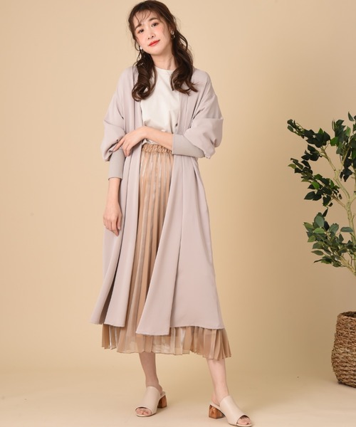 INTERPLANET(インタープラネット)の「シェリーサテン袖口リブコート(ノーカラーコート・レディース・ベージュ/チャコールグレー/グレイッシュベージュ・FREE)」の3枚目の写真