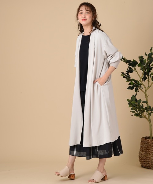 INTERPLANET(インタープラネット)の「シェリーサテン袖口リブコート(ノーカラーコート・レディース・ベージュ/チャコールグレー/グレイッシュベージュ・FREE)」の1枚目の写真