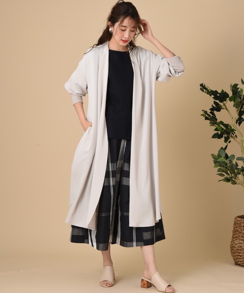 INTERPLANET(インタープラネット)の「シェリーサテン袖口リブコート(ノーカラーコート・レディース・ベージュ/チャコールグレー/グレイッシュベージュ・FREE)」の11枚目の写真