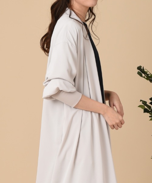 INTERPLANET(インタープラネット)の「シェリーサテン袖口リブコート(ノーカラーコート・レディース・ベージュ/チャコールグレー/グレイッシュベージュ・FREE)」の14枚目の写真