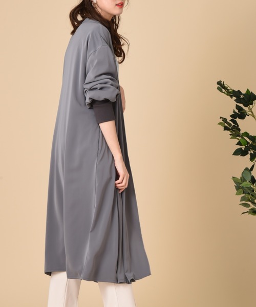 INTERPLANET(インタープラネット)の「シェリーサテン袖口リブコート(ノーカラーコート・レディース・ベージュ/チャコールグレー/グレイッシュベージュ・FREE)」の17枚目の写真