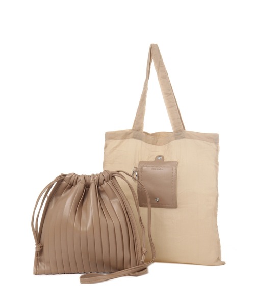 niko and...（ニコアンド）の「【9/2 ヒルナンデスOA放映アイテム】オリジナルサブバッグ付きプリーツショルダーバッグ（ショルダーバッグ・レディース・ブラック/オフホワイト/イエロー/その他1/ラベンダー/キャメル・0）」の5枚目の写真