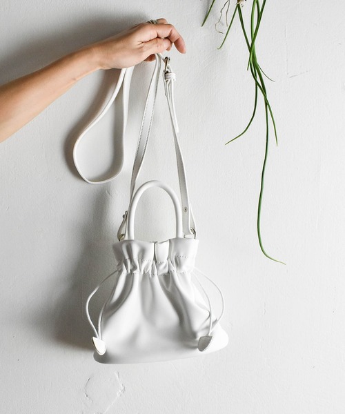 HWG_5（エイチダブルゴー）の「ミニ巾着バッグ（ショルダーバッグ・レディース・ブラック/ベージュ/アイボリー・FREE）」の8枚目の写真