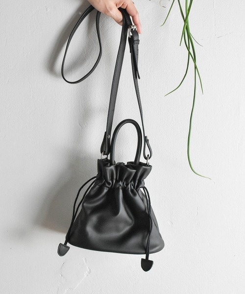 HWG_5（エイチダブルゴー）の「ミニ巾着バッグ（ショルダーバッグ・レディース・ブラック/ベージュ/アイボリー・FREE）」の9枚目の写真