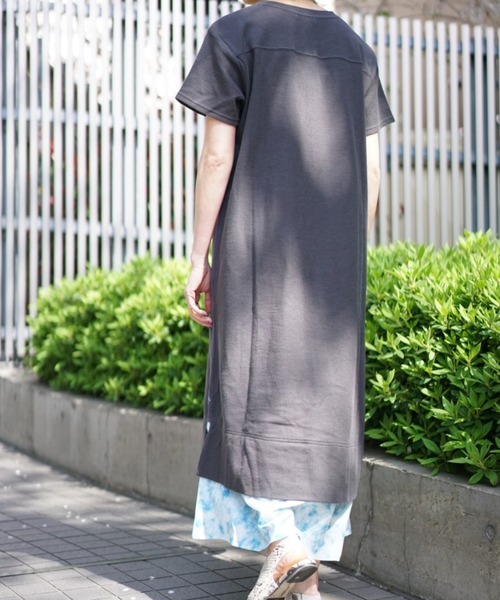 AVIREX(アヴィレックス)の「ワッフル×タイダイ ワンピース/ WAFFLE×TIE DYE ONEPIECE(ワンピース・レディース・アイボリー/チャコールグレー/ラベンダー・FREE)」の5枚目の写真