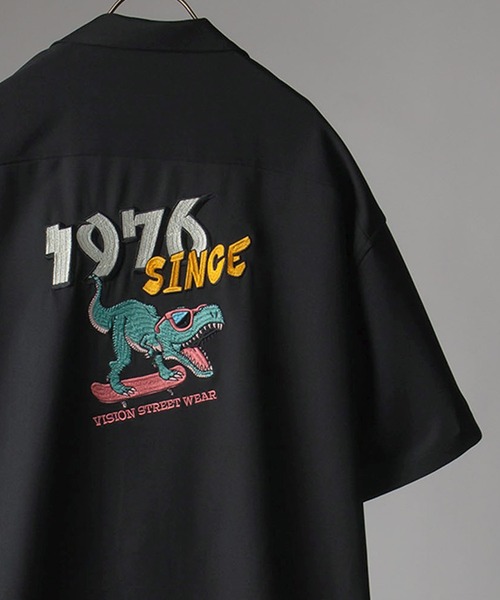 VISION STREET WEAR（ヴィジョンストリートウェア）の「【VISION　STREET　WEAR／ヴィジョンストリートウェア】刺繍オープンカラー半袖シャツ/カセット/恐竜（シャツ/ブラウス・メンズ・ホワイト/ライトブルー/ブラック/パープル/サックスブルー/ホワイト系その他・M/L）」の4枚目の写真